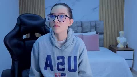 angel__kiss online show from December 15, 2025, 11:25 am