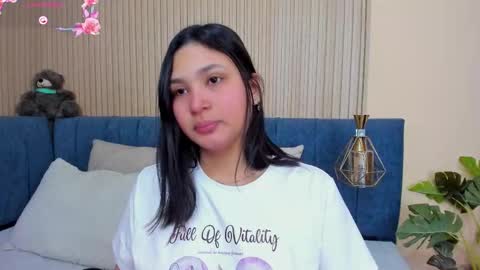 angel__ponce online show from November 23, 2025, 12:16 pm