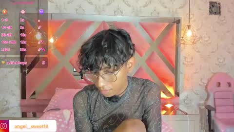 Snapshot of angel__sweet18 chatting on December 11, 2024, 12:33 am online show from December 11, 2024, 12:33 am