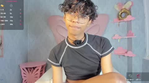 Snapshot of angel__sweet18 chatting on February 25, 2025, 3:42 am online show from February 25, 2025, 3:42 am