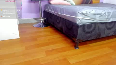  Angel  online show from September 26, 2025, 6:23 pm