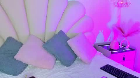 Snapshot of angel_bloom1 chatting on July 4, 2026, 2:45 pm Angel online show from July 4, 2026, 2:45 pm