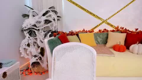 Claire - be back soon online show from October 31, 2025, 9:16 pm