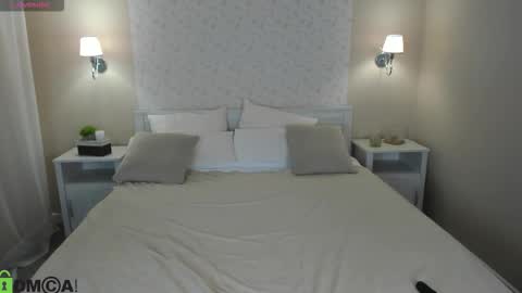 Kate online show from October 3, 2025, 7:27 am