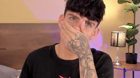 Snapshot of angel_eros_ chatting on February 1, 2026, 8:29 pm Angel online show from February 1, 2026, 8:29 pm