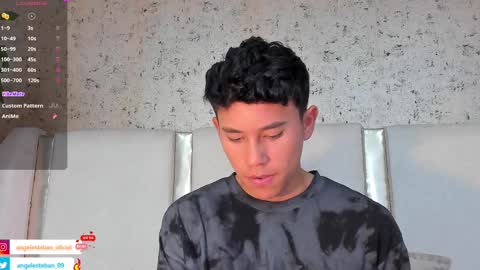 ngel Esteban  online show from February 22, 2025, 7:12 am