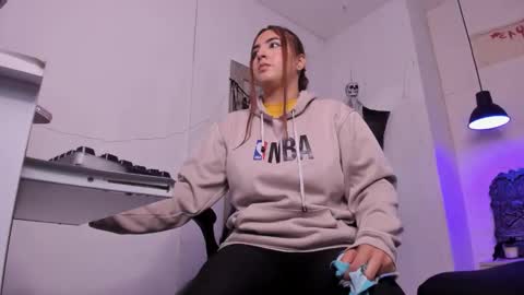 angel hardy online show from October 27, 2025, 11:58 am