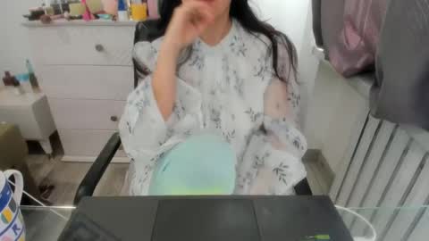 Snapshot of angel_lee__ chatting on February 19, 2025, 6:00 am angel_lee__ online show from February 19, 2025, 6:00 am