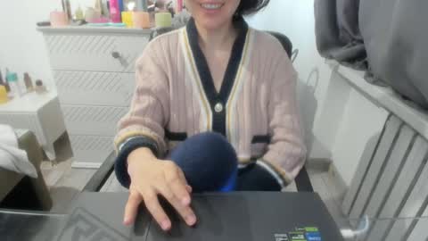 Snapshot of angel_lee__ chatting on March 9, 2025, 5:00 am angel_lee__ online show from March 9, 2025, 5:00 am