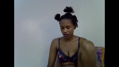 Snapshot of angel_mia5 chatting on November 25, 2025, 7:25 pm angel_mia5 online show from November 25, 2025, 7:25 pm