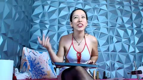 Snapshot of angel_red77 chatting on September 19, 2025, 7:47 pm angel red77 online show from September 19, 2025, 7:47 pm