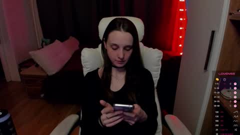 Mira online show from December 3, 2025, 5:33 pm