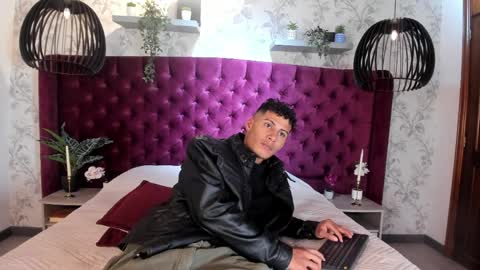 Snapshot of angel_silva_ chatting on April 10, 2026, 11:59 am Angel online show from April 10, 2026, 11:59 am