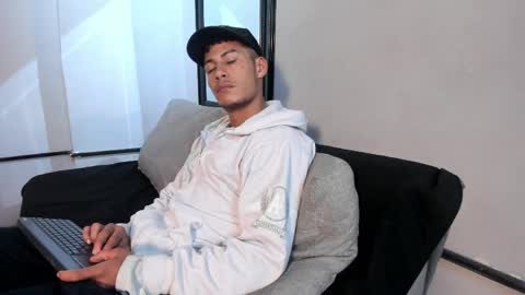 Snapshot of angel_silva_ chatting on April 16, 2026, 11:44 am Angel online show from April 16, 2026, 11:44 am