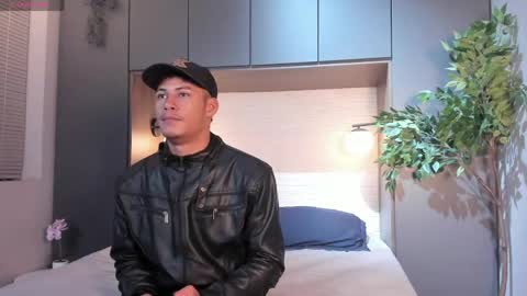Snapshot of angel_silva_ chatting on April 17, 2026, 11:57 am Angel online show from April 17, 2026, 11:57 am