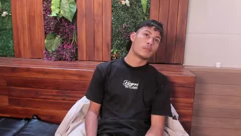 Snapshot of angel_silva_ chatting on April 21, 2026, 11:49 am Angel online show from April 21, 2026, 11:49 am
