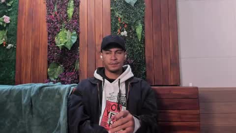 Snapshot of angel_silva_ chatting on April 26, 2026, 11:30 am Angel online show from April 26, 2026, 11:30 am