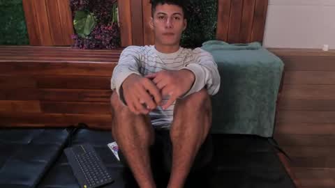 Snapshot of angel_silva_ chatting on May 4, 2026, 12:01 pm Angel online show from May 4, 2026, 12:01 pm