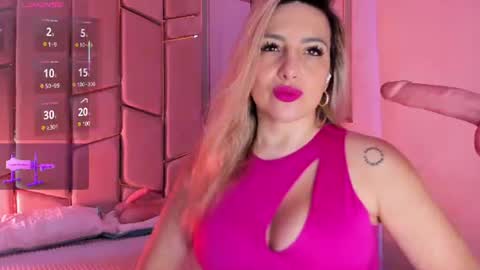 Snapshot of angel_vibes_ chatting on June 11, 2026, 4:27 pm Angel online show from June 11, 2026, 4:27 pm
