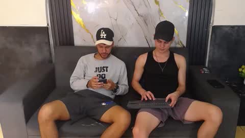 Snapshot of angel_villareal_ chatting on February 28, 2026, 4:35 am angel_villareal_ online show from February 28, 2026, 4:35 am