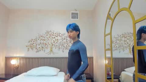 Angel  online show from November 12, 2025, 10:52 pm