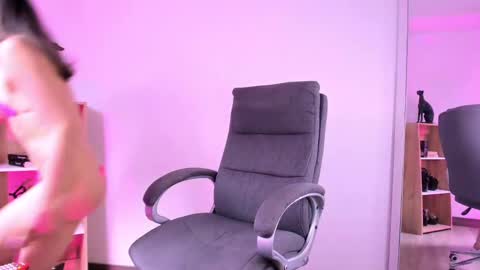 Angela Bonetti online show from October 9, 2025, 8:18 pm