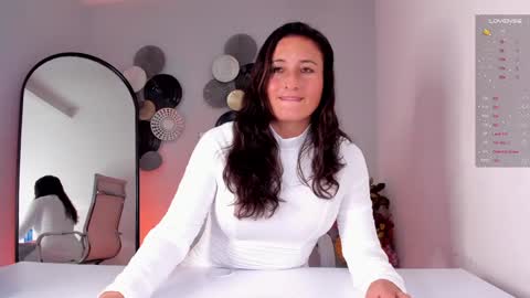 Ange online show from January 10, 2025, 7:43 pm