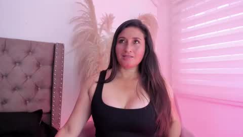 Ange online show from October 13, 2025, 3:23 pm