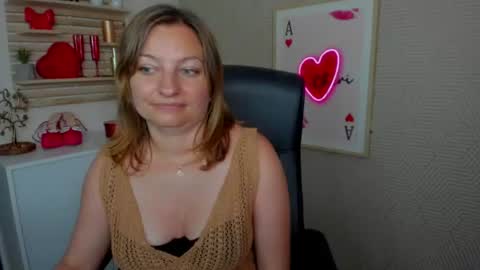 Snapshot of angela_samt chatting on June 29, 2026, 10:15 am Angela online show from June 29, 2026, 10:15 am