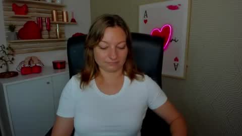 Snapshot of angela_samt chatting on July 1, 2026, 5:31 am Angela online show from July 1, 2026, 5:31 am