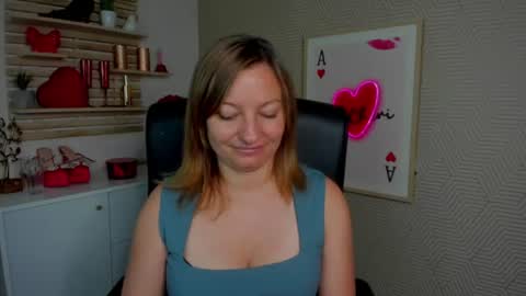 Snapshot of angela_samt chatting on July 9, 2026, 6:17 am Angela online show from July 9, 2026, 6:17 am
