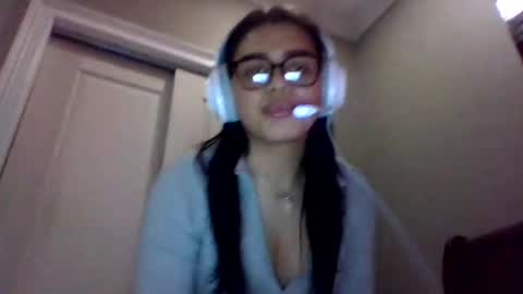 Snapshot of angelabvalle chatting on February 20, 2026, 2:30 am angelabvalle online show from February 20, 2026, 2:30 am