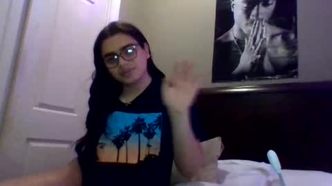 Snapshot of angelabvalle chatting on March 6, 2026, 6:04 pm angelabvalle online show from March 6, 2026, 6:04 pm