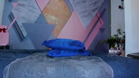 Angela online show from February 5, 2025, 6:24 am