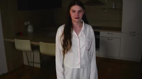 Olivia online show from December 1, 2025, 5:12 am