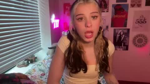 Snapshot of angelalex29 chatting on February 1, 2026, 1:20 pm Alex online show from February 1, 2026, 1:20 pm