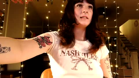 angelalice555 online show from June 16, 2026, 3:42 am