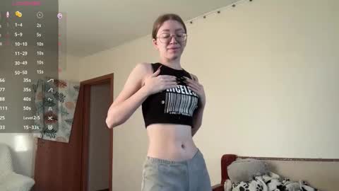 Angela online show from October 21, 2025, 4:13 am