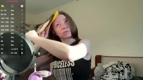 Angela online show from October 26, 2025, 4:29 am