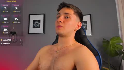 Snapshot of angelbell19 chatting on December 19, 2024, 4:13 am angelbell19 online show from December 19, 2024, 4:13 am