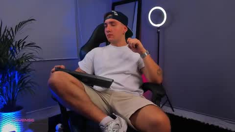 Snapshot of angelbell19 chatting on September 10, 2025, 1:49 am angelbell19 online show from September 10, 2025, 1:49 am