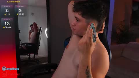 Snapshot of angelbell19 chatting on September 25, 2025, 10:24 pm angelbell19 online show from September 25, 2025, 10:24 pm