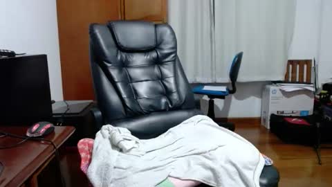 angelbuttslut online show from April 3, 2026, 8:45 am