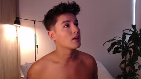 Angel online show from December 1, 2024, 8:09 pm