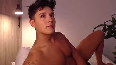 Angel online show from December 4, 2024, 8:40 pm