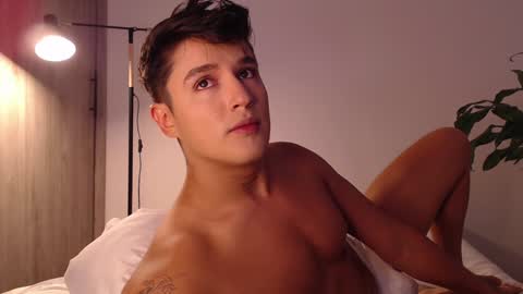 Angel online show from December 18, 2024, 7:41 pm