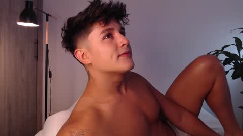 Angel online show from December 19, 2024, 8:02 pm