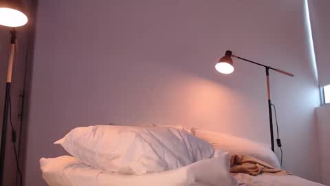 Angel online show from March 5, 2025, 9:48 pm