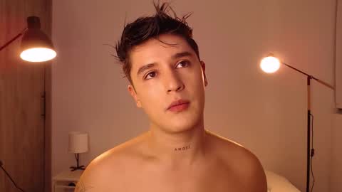 Angel online show from November 6, 2025, 1:17 am