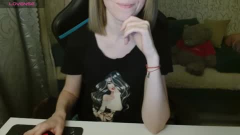 AngelCute32 online show from October 27, 2025, 3:16 pm